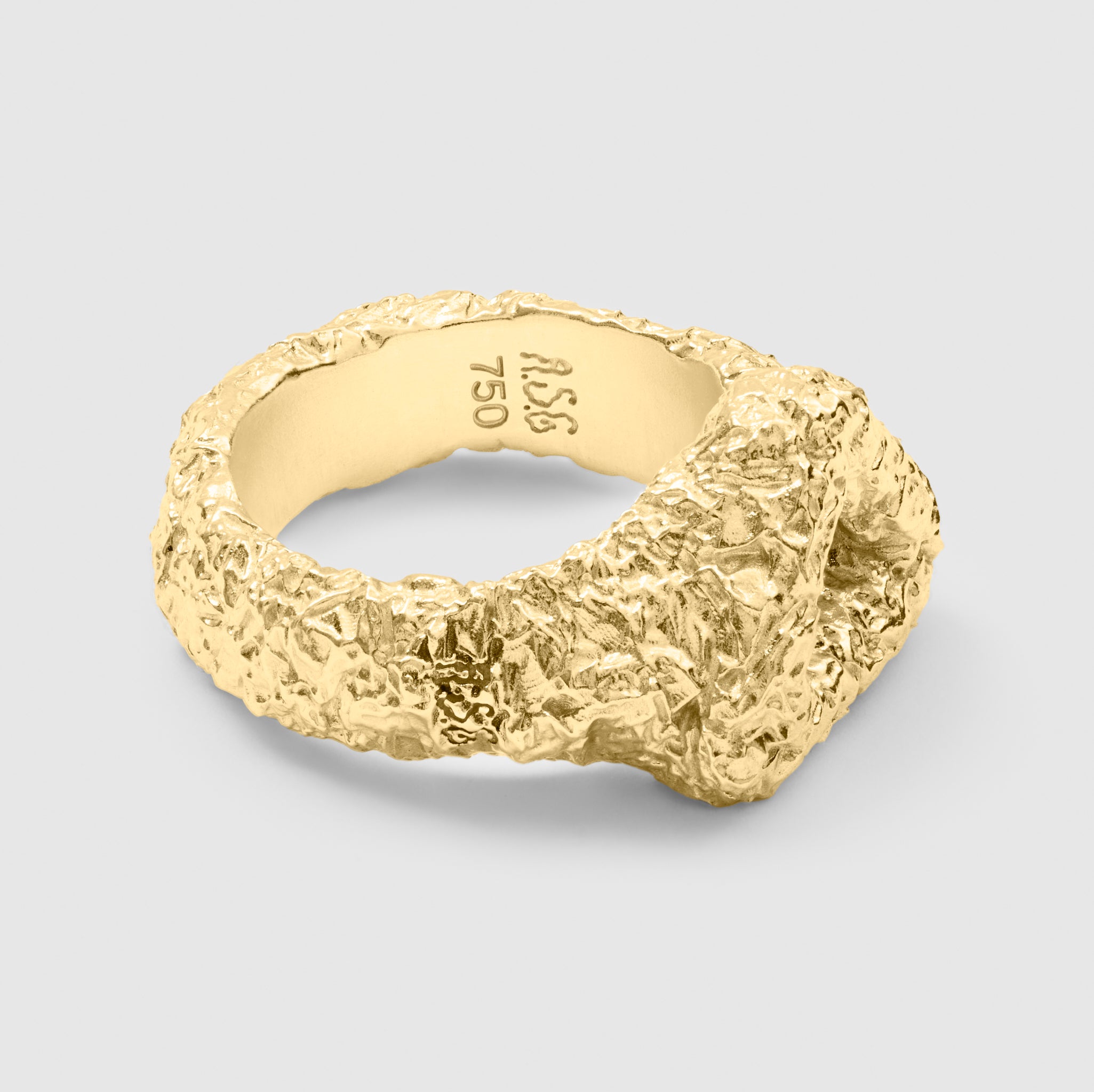 Soft Triangle Ring (18K Gold)